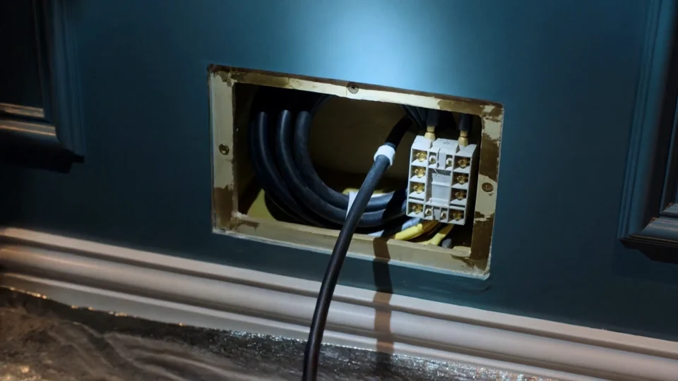 Illustrative hospitality & leisure work: wall connections before finishing
